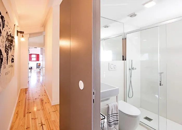 Get A Train And View *