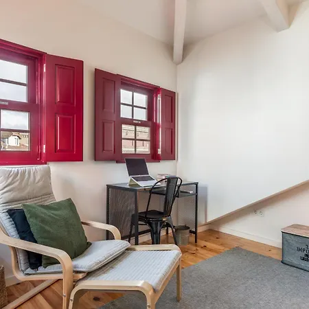 Get A Train And View Appartamento Oporto