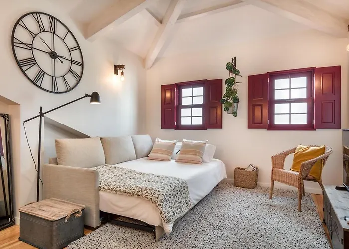 Get A Train And View Apartament