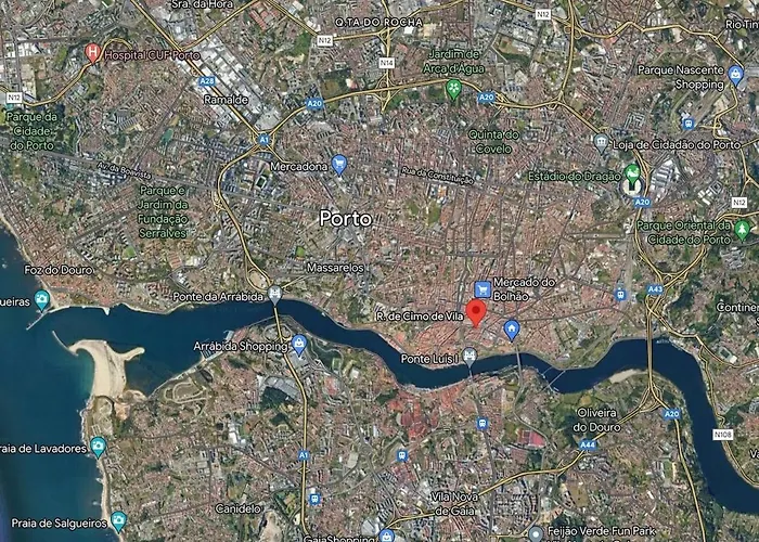 Get A Train And View Apartment *