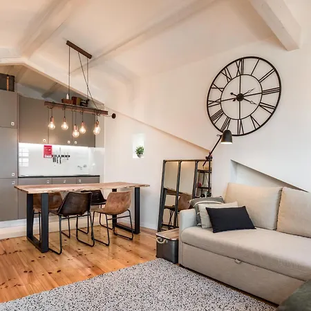 Get A Train And View Lejlighed Porto