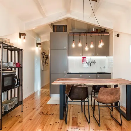 Get A Train And View *