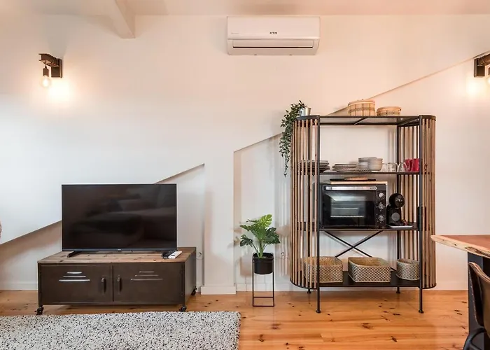 Get A Train And View شقة *